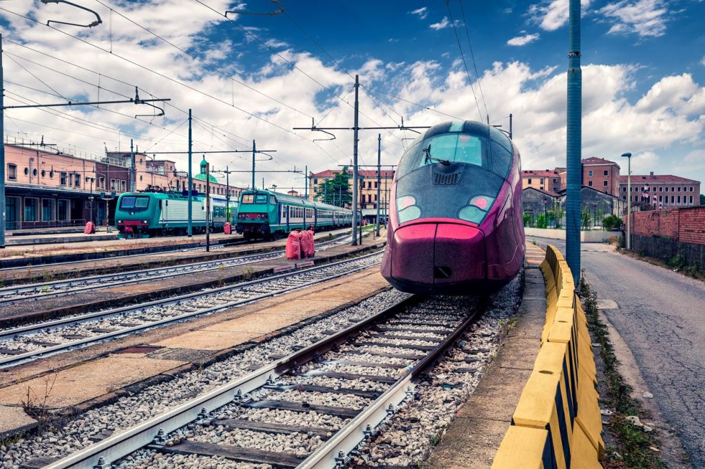 travelling italy by train