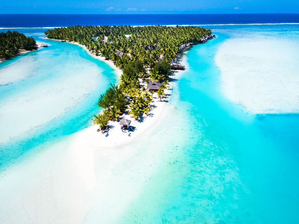 Deluxe Beachfront Bungalow at Aitutaki