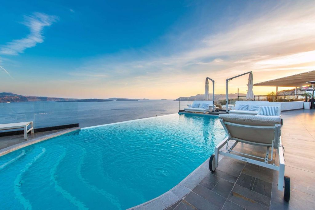 Honeymoon Suite at Santorini Secret