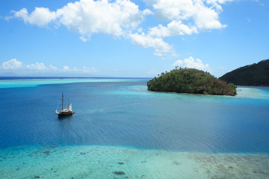 tahiti sailing