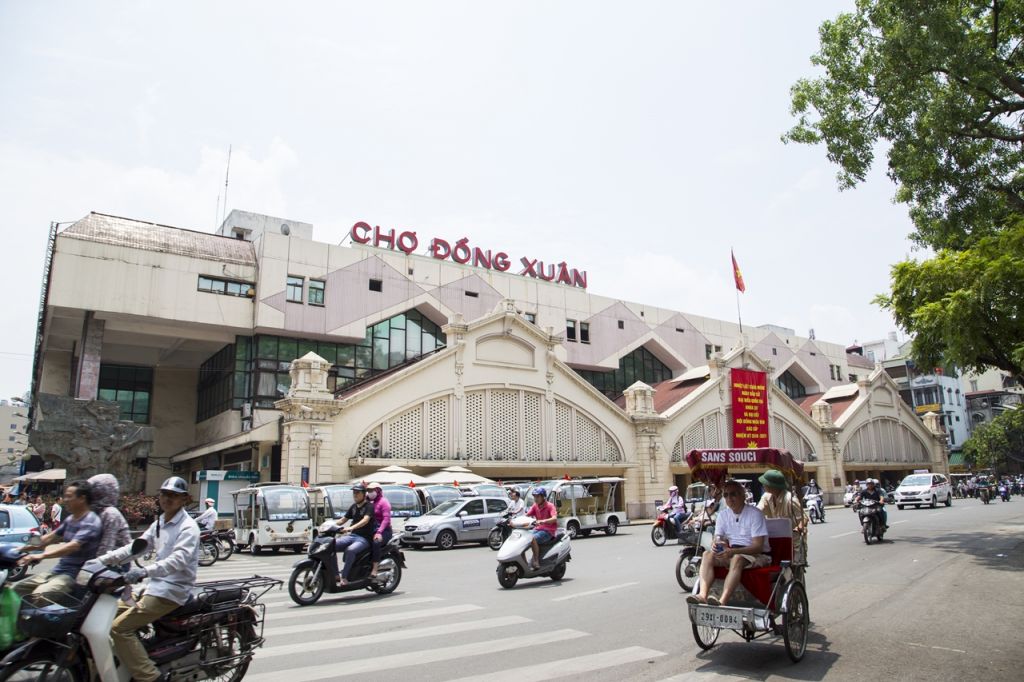 Dong Xuan market Vietnam