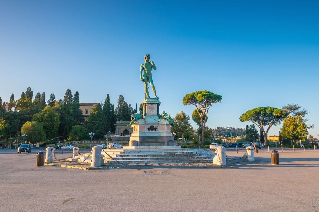 Visit the Piazzale Michelangelo in Florence