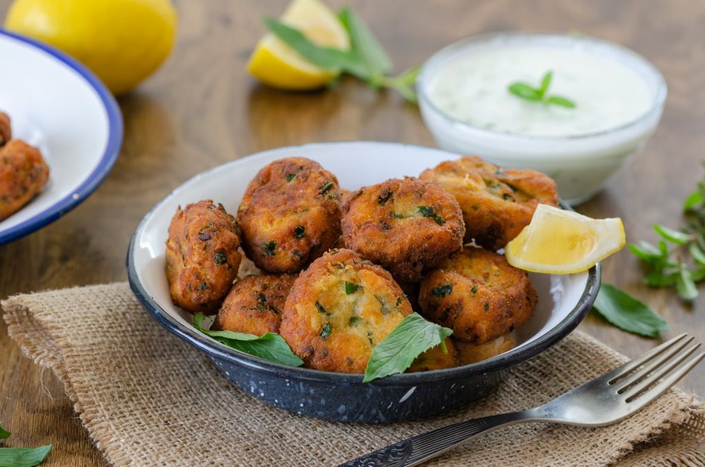 Courgette balls (kolokythokeftedes)