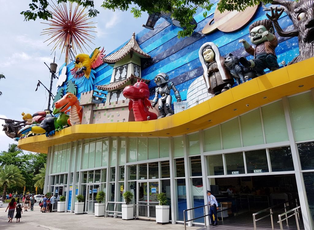 theme parks Philippines